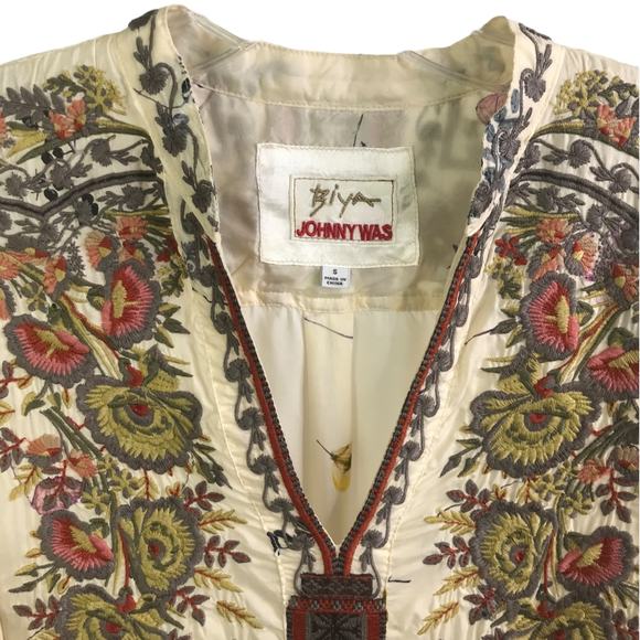 Johnny Was Biya Tunic Top Womens S Cream Embroidered Floral Long Sleeve V-Neck - Picture 2 of 14